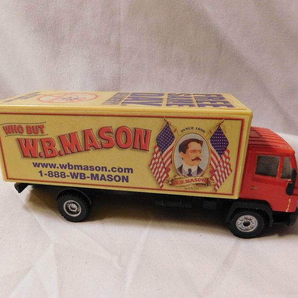New York Yankees WB Mason Delivery Toy Truck - Picture 1 of 8